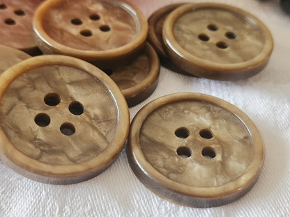 Lot 8 enormes XXL boutons anciens  marron moucheté  3,5 cm ref 3960