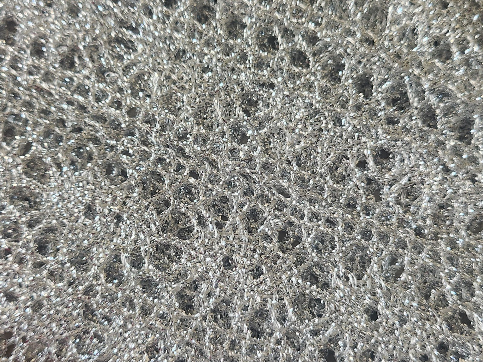 Dentelle vintage argenté entre deux  large 2 métres  sur 3,1  cm A3