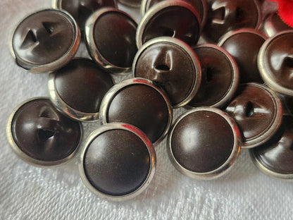 Lot 18 boutons anciens monture en metal marron 1,4 cm ref 1043