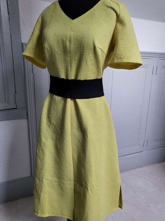 Pur vintage robe ancienne jaune trés typé motif superbe 38/40 ? B4