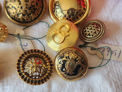 Lot 10 boutons vintage en métal doré 1,5 à 2,5 cm ref 6034