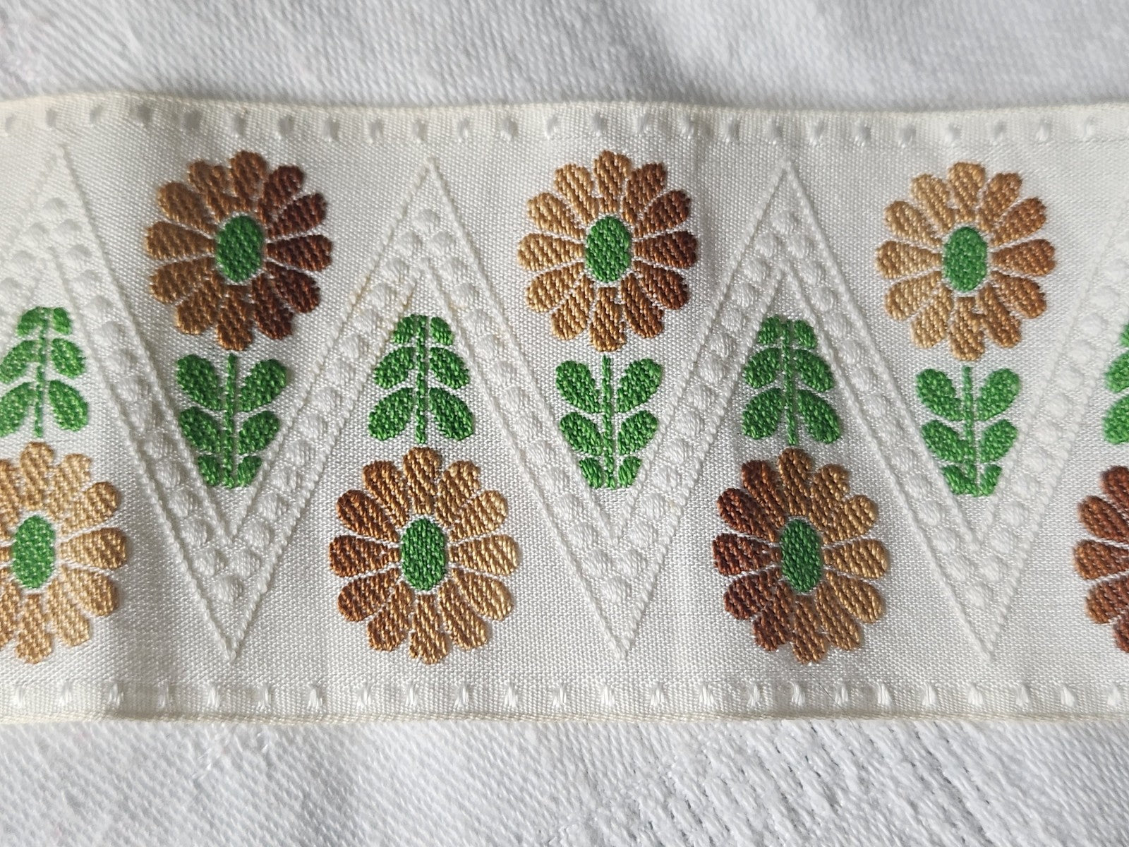 Galon vintage fleur large marron vert 1 m 08 sur 4 cm T7