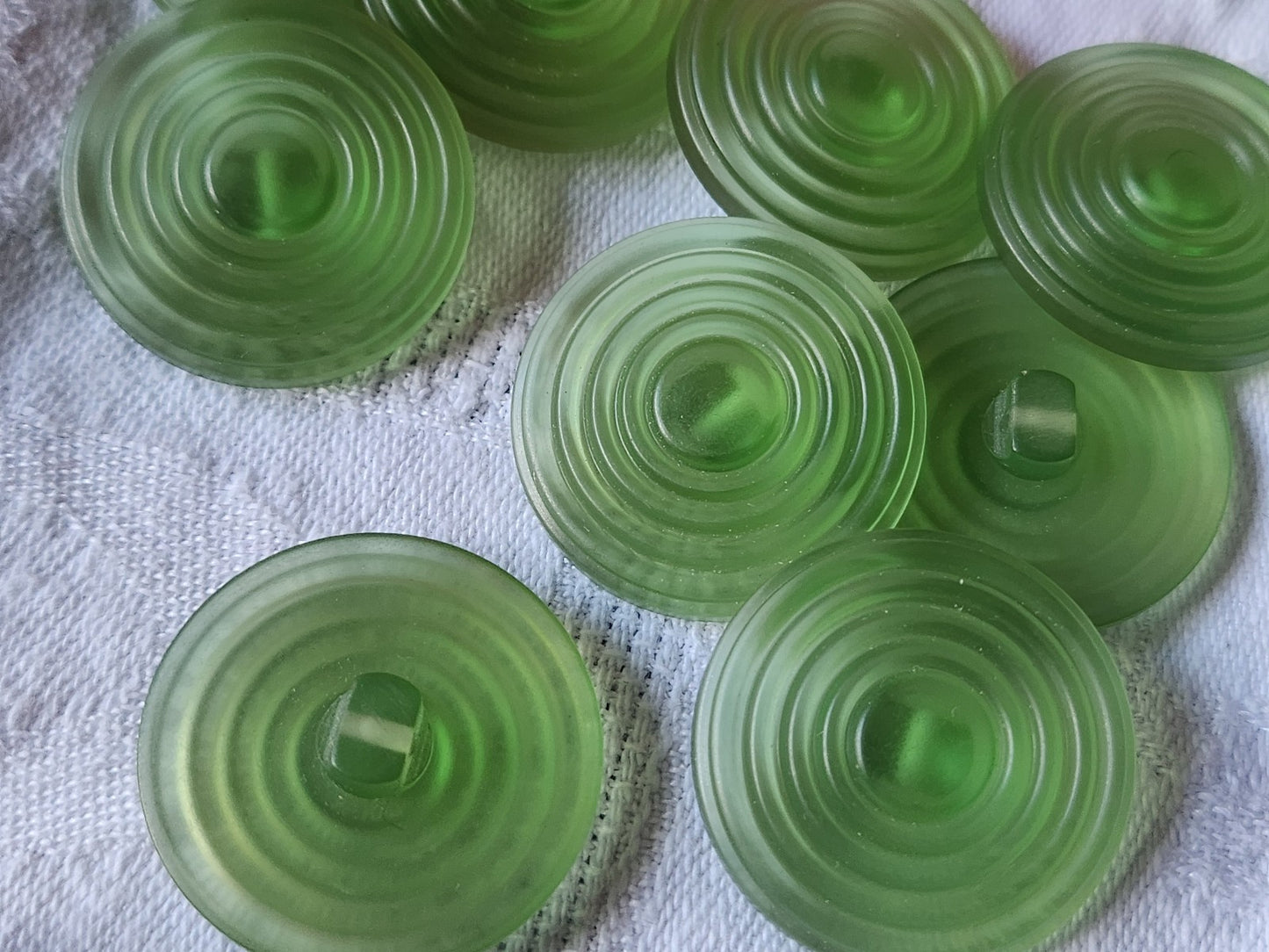 Lot 9  gros boutons vintage vert mat spirale pied 2,7 cm ref 2117