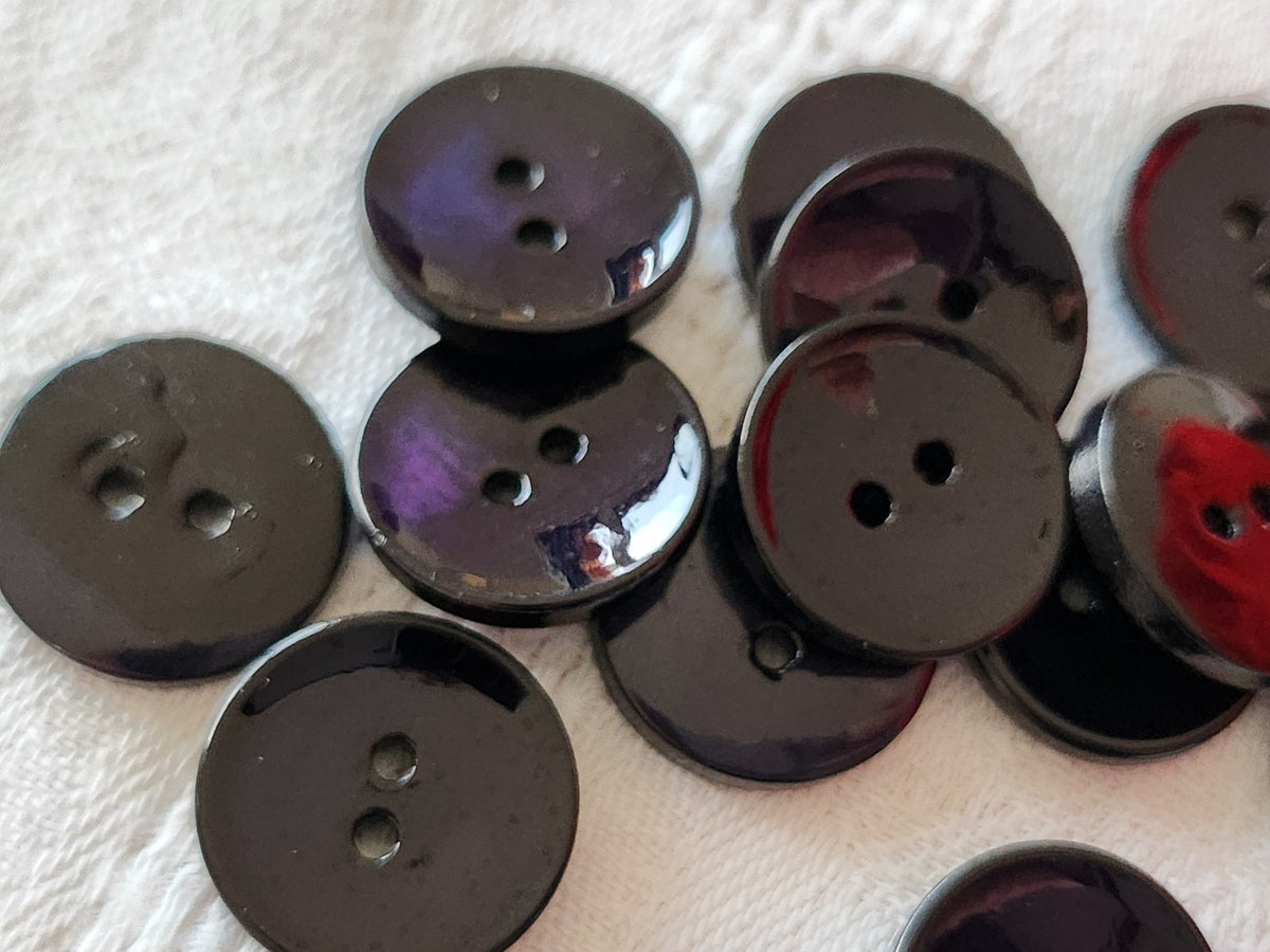 Lot  12 boutons vintage en nacre bleu quasi noir trous 1,7 cm ou 17 mm ref 4011