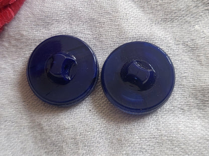 Duo boutons  anciens en verre bleu belle teinte à pied  1,7 cm D11D