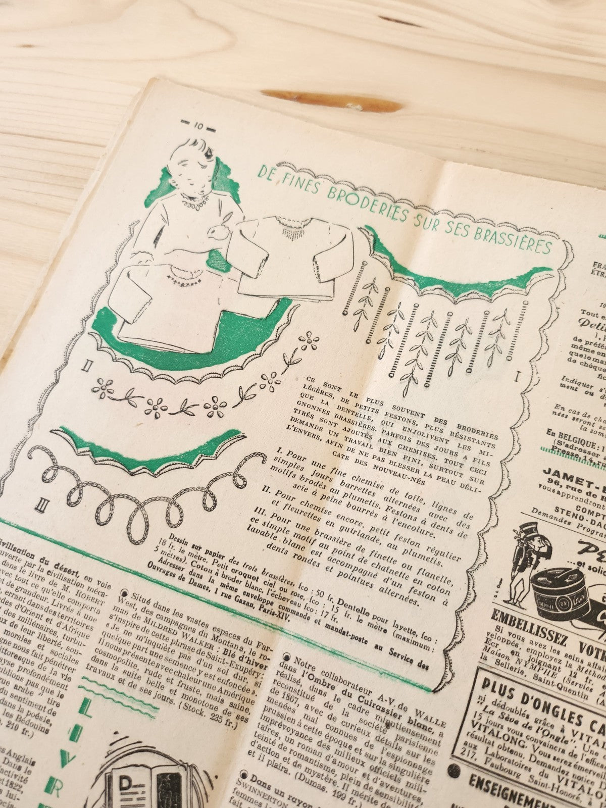 Le petit echo de la mode 1948 n°7  dans la poche de mon tablier chapeaux filles