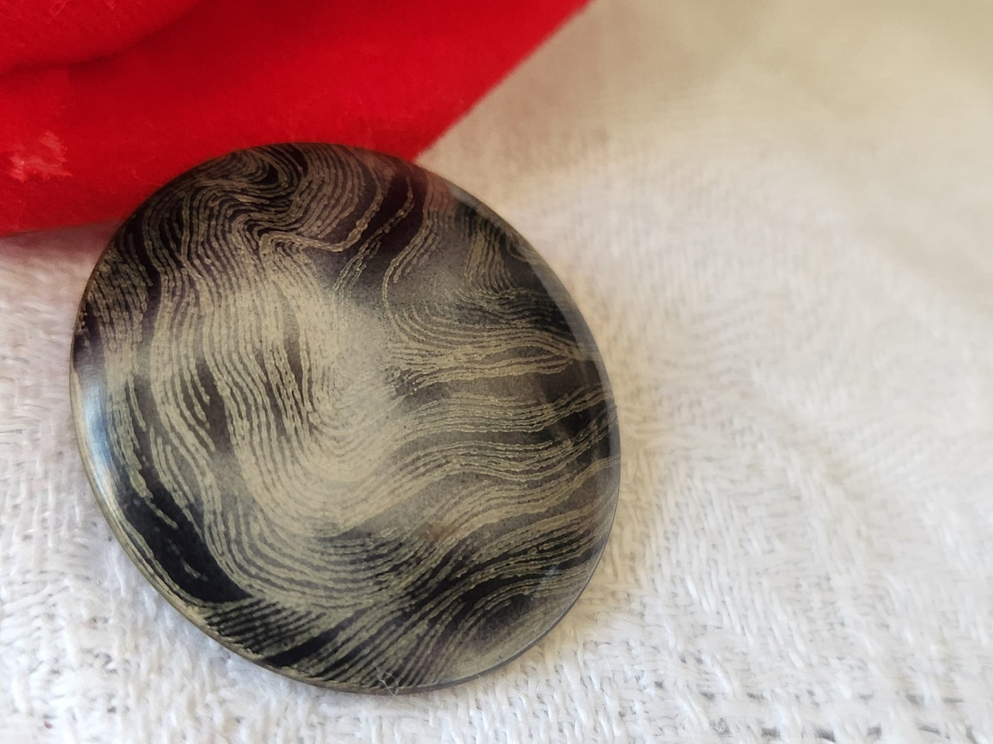 Joli bouton ancien gris noir 2,6 cm pied D19G