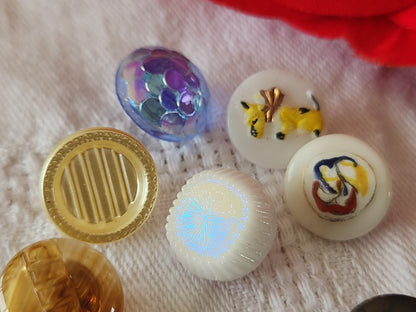 Lot 10 boutons anciens en verre multicolore  panaché 1,3/1,4  cm ref 3972