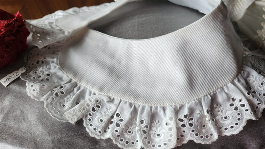 Ancien col dentelle tissu tramé vintage blanc froufrou  B7-20