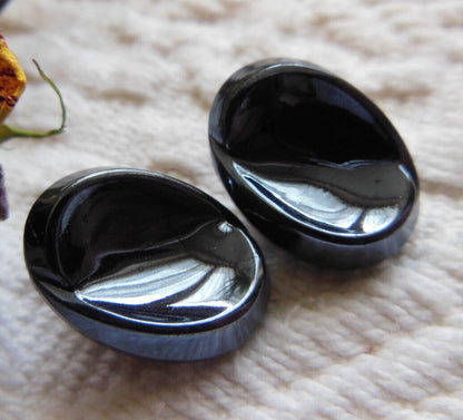 Duo boutons anthracite en verre ovale relief 1,7 sur 1,3 cm D11A