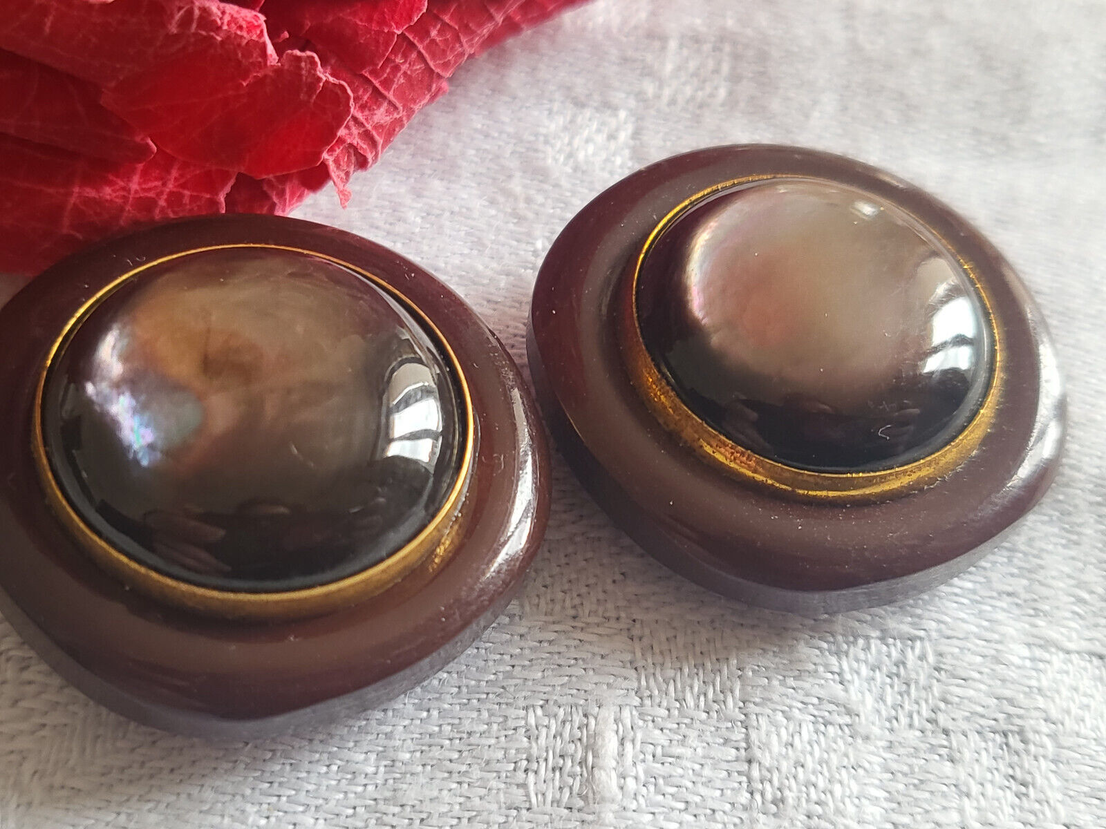 Duo boutons vintage à pied cabochon en nacre marron 2,5 cm pied D16N