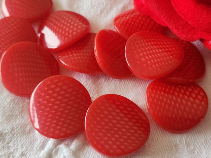Lot 5 boutons vintage motif rouge courbé pied 2,2 cm ref 3962