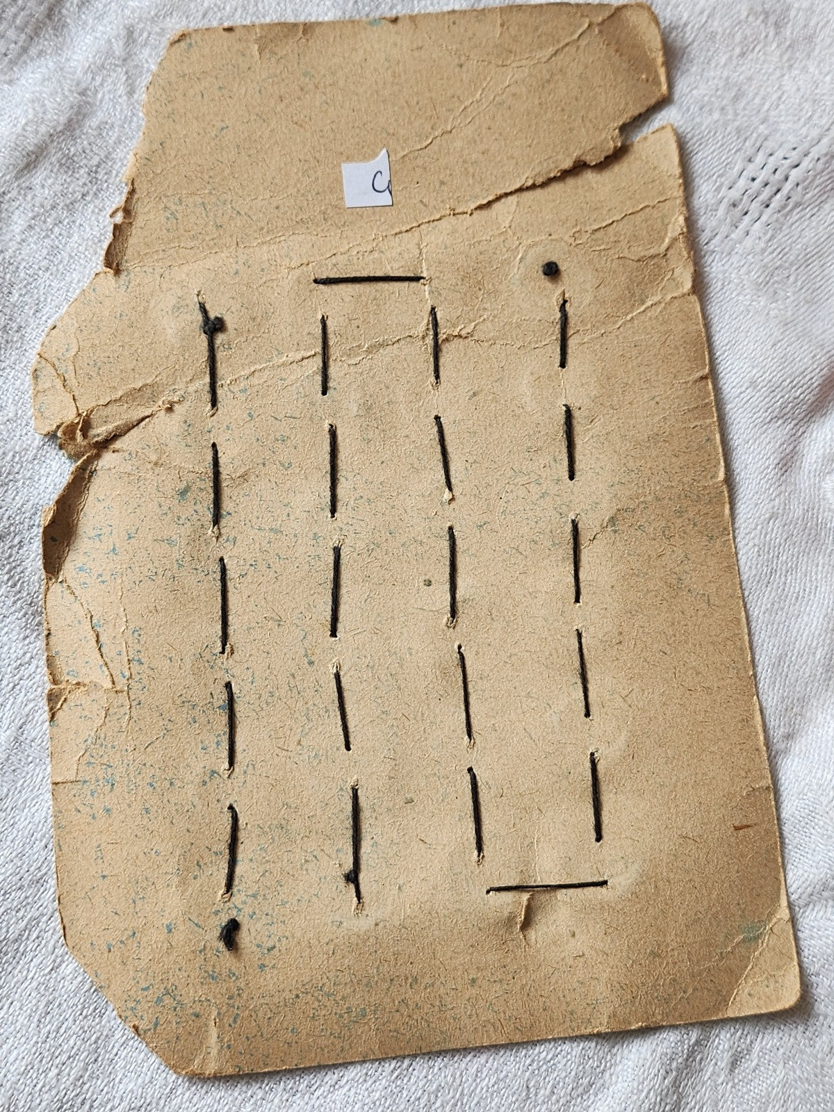 Plaque 24 boutons anciens en nacre gris 1,2 cm année 20/30 N°4