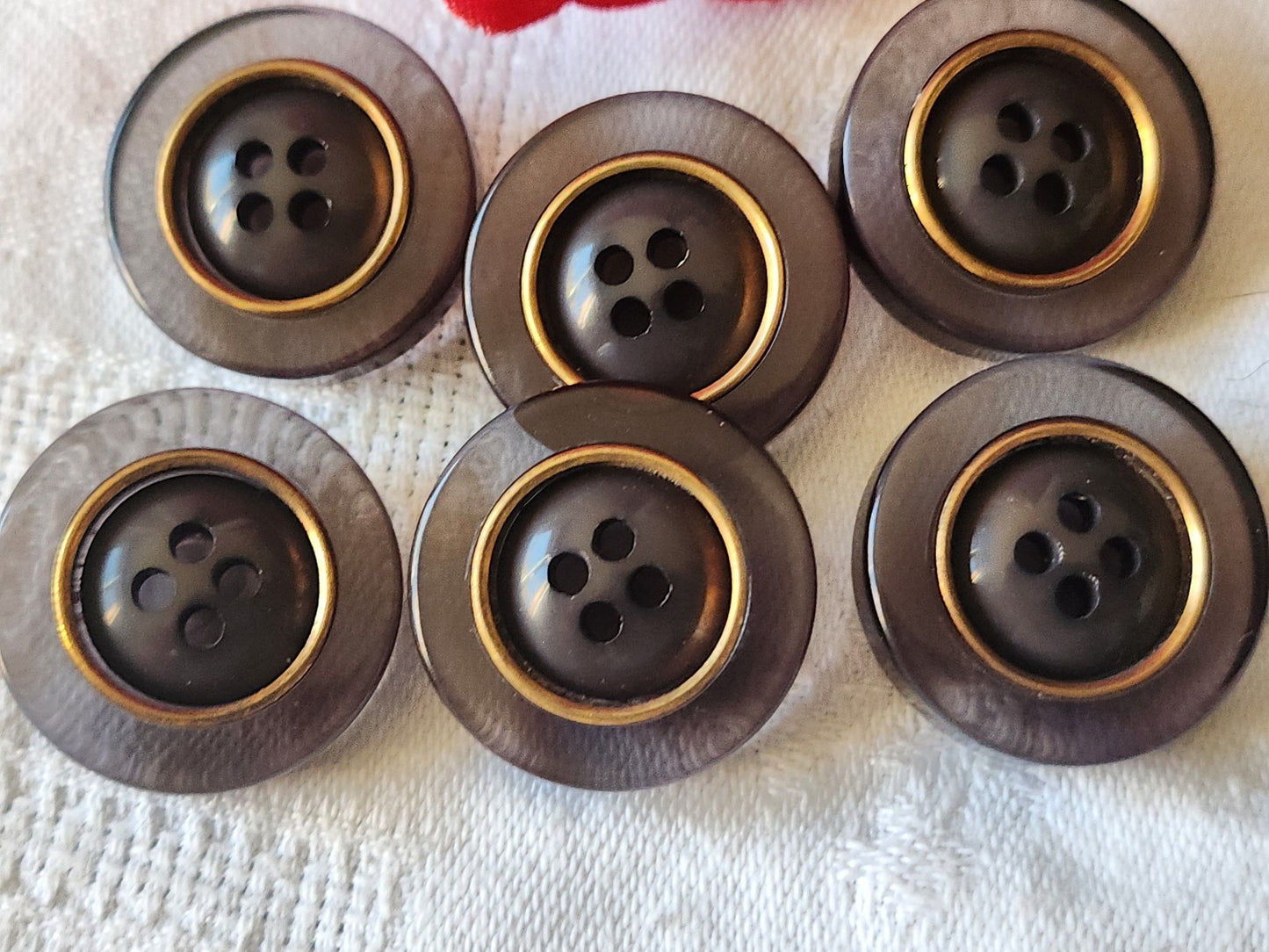 Lot 6 gros boutons vintage gris transparent à pied doré 2,5 cm ref 4981