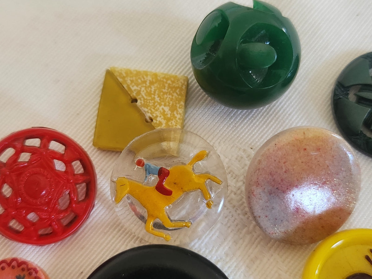 Lot 12 bouton anciens collection assortiment 1,2 à 2,6 cm ref 6180