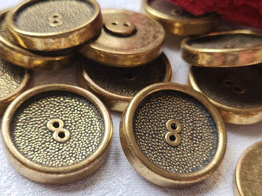 Lot 5 gros et lourds botuons en alliage doré vintage trous 2,7 cm ref 4939