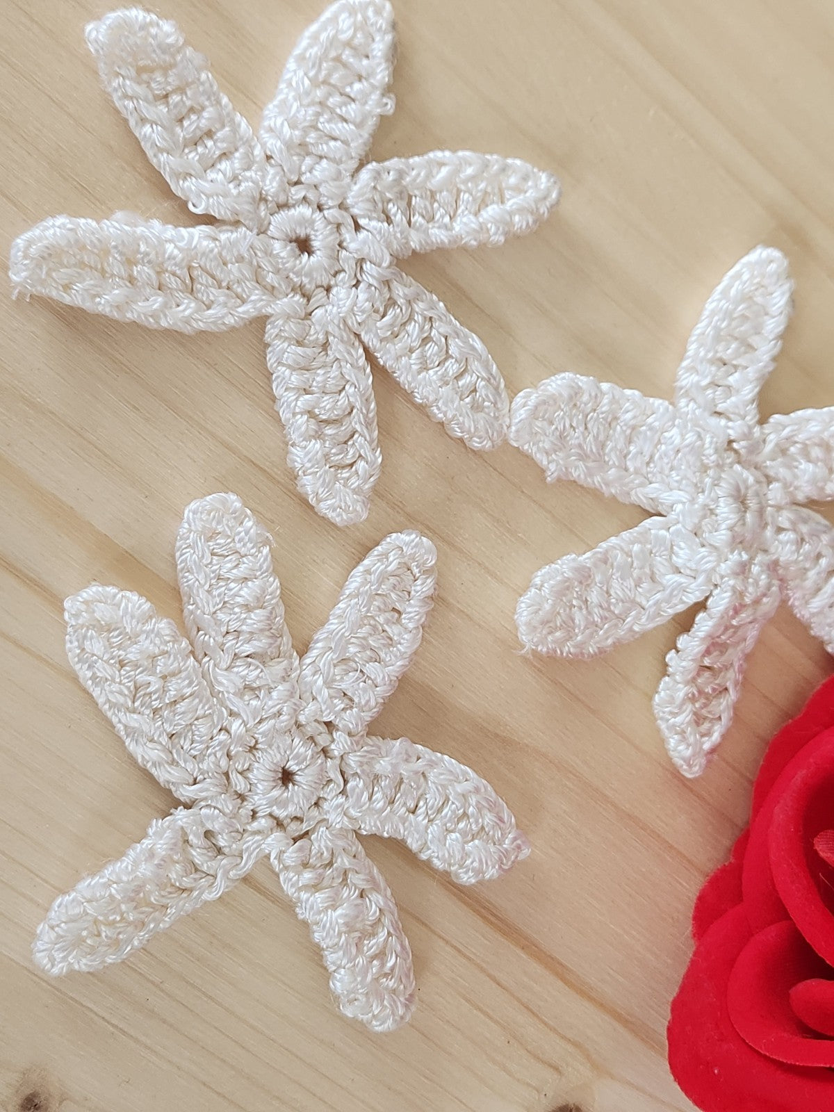 Lot 3 fleurs vintage au crochet blanc brillant dentelle incrustation  T7