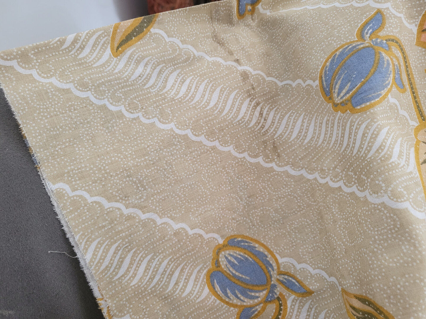 Ancien coupon de tissu vintage marron fleur bleu kitch 1 m 32 sur 1 m 80 B6