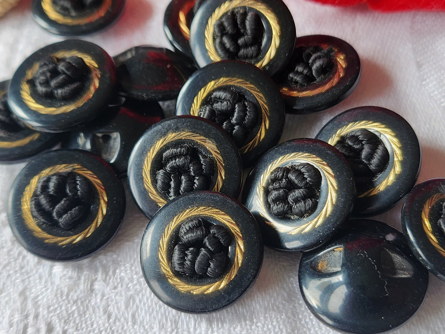 lot 6  boutons vintage coeur passementerie noir à  pied 1,8 cm ref 3549