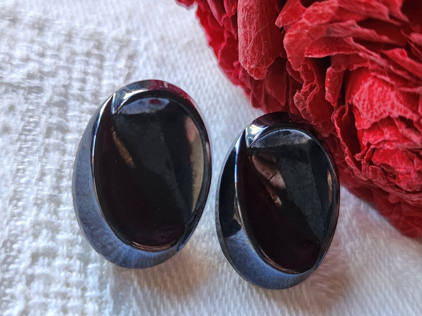Duo boutons anciens en verre gris 1,3 cm sur 1,8 cm D12D