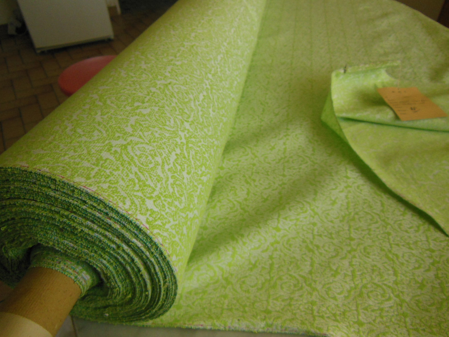 Ancien tissu motif vert fond blanc au métre sur 97 cm superbe