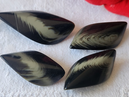 Lot 4 boutons vintage  long veine gris/vert noir panaché ref 680