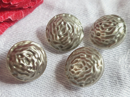 Lot 4 boutons anciens en verre vert/ gris métallisé  à pied  1,3 cm D16I