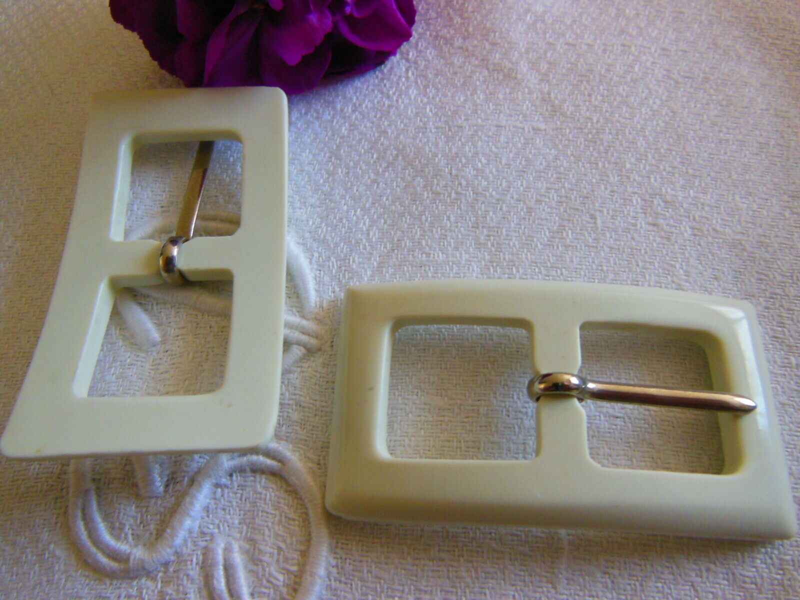 Duo boucles de ceinture vintage creme rectangulaire 2,8 sur 5,1 cm ME2N 