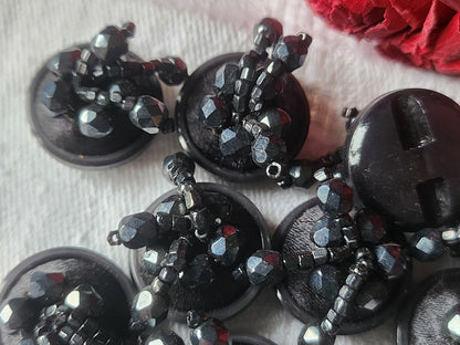 Collection lot 6 boutons  passementerie gris pendants perlé  1,7 cm ref 3828