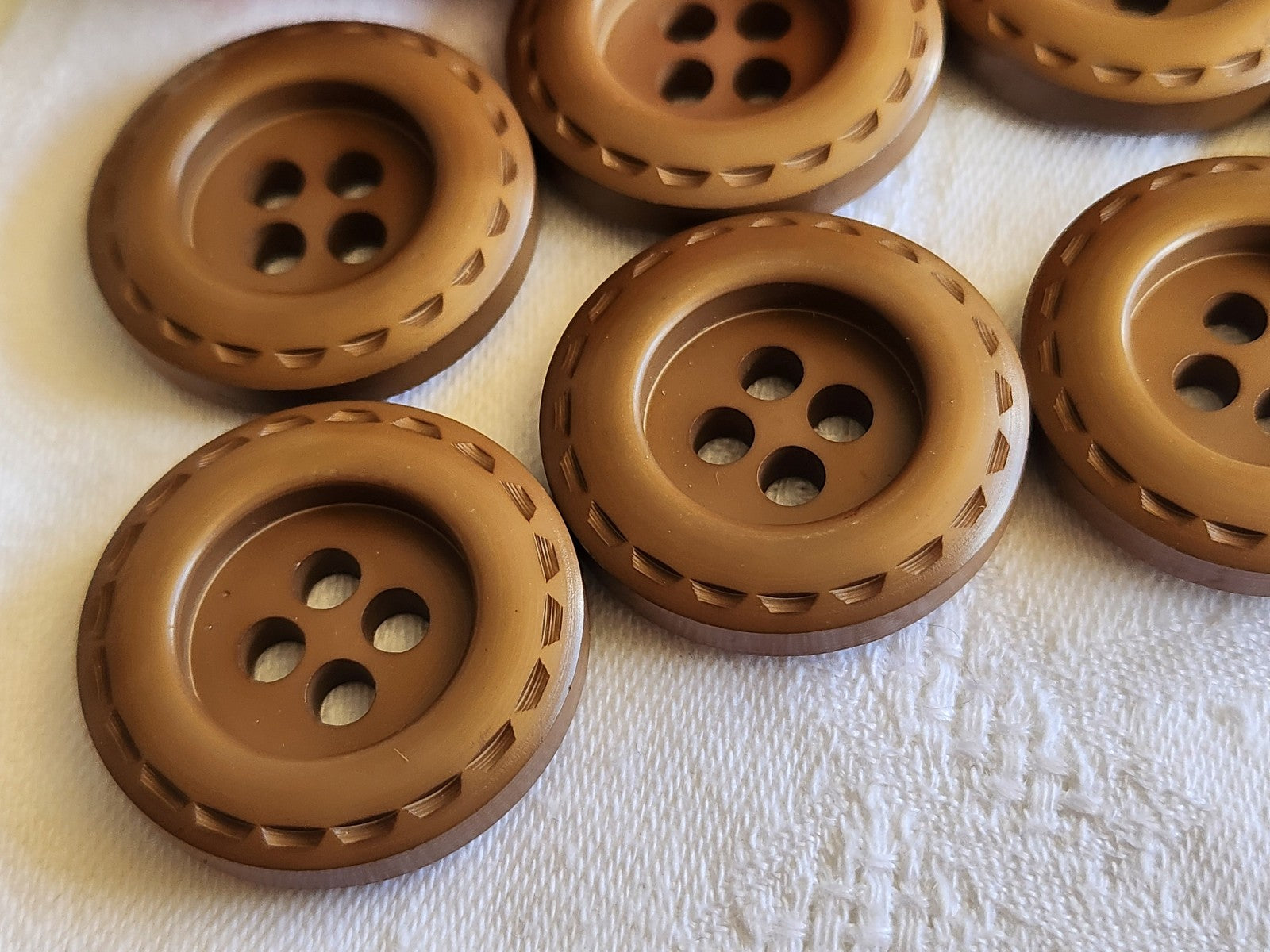 Lot 7 gros boutons vintage marron  bord effet couture 2,9 cm ref 1293