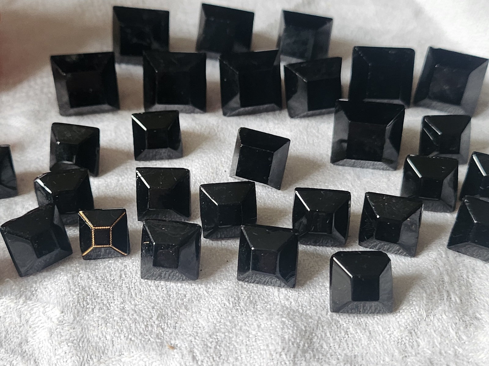 Lot 32 piéces en verre avec vis anciens restauration miroir clous poignee TA