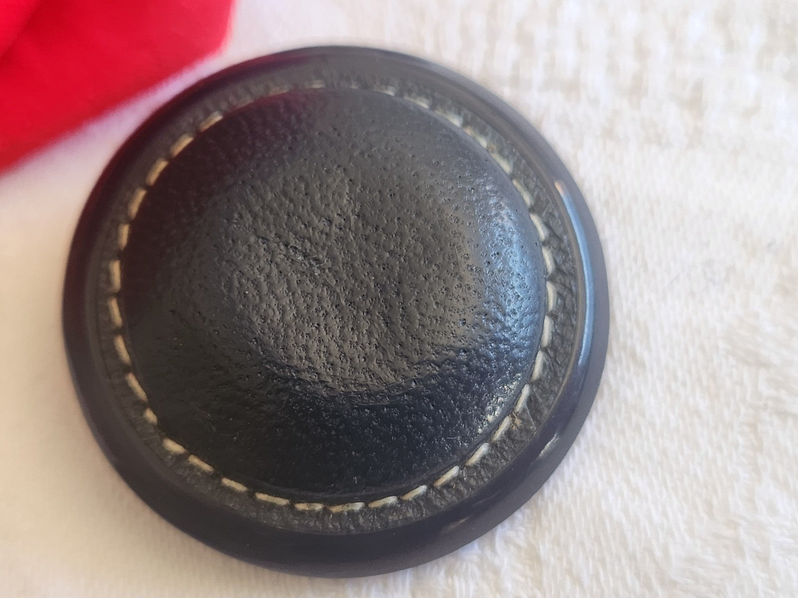 Collection gros bouton coeur cuir bleu monture resine 3,7 cm ref 2858