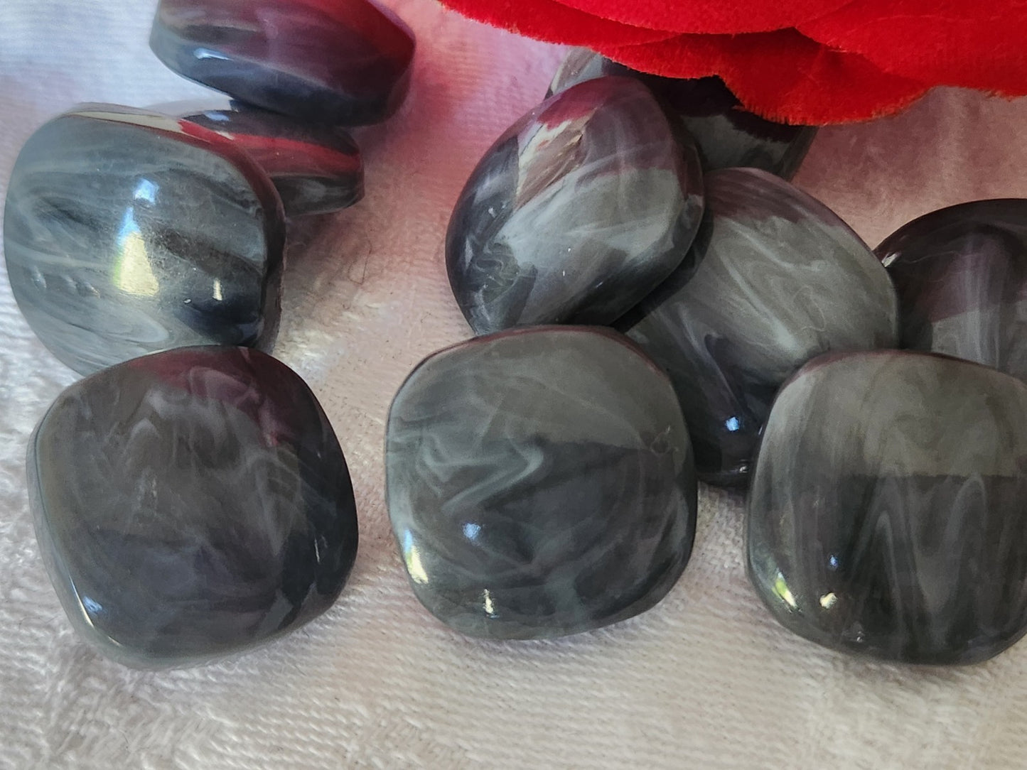 Lot 18 boutons vintage camaieu gris finition moyenne 2 cm ref 3914