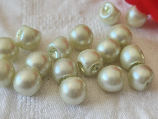 Lot 15 boutons vintage satiné vert trés trés clair1 cm boule pied ref 6120