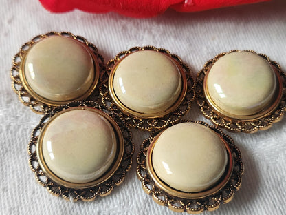Lot 5 superbes boutons vintage coeur beige reflet modoré 2,3 cm ref 5123