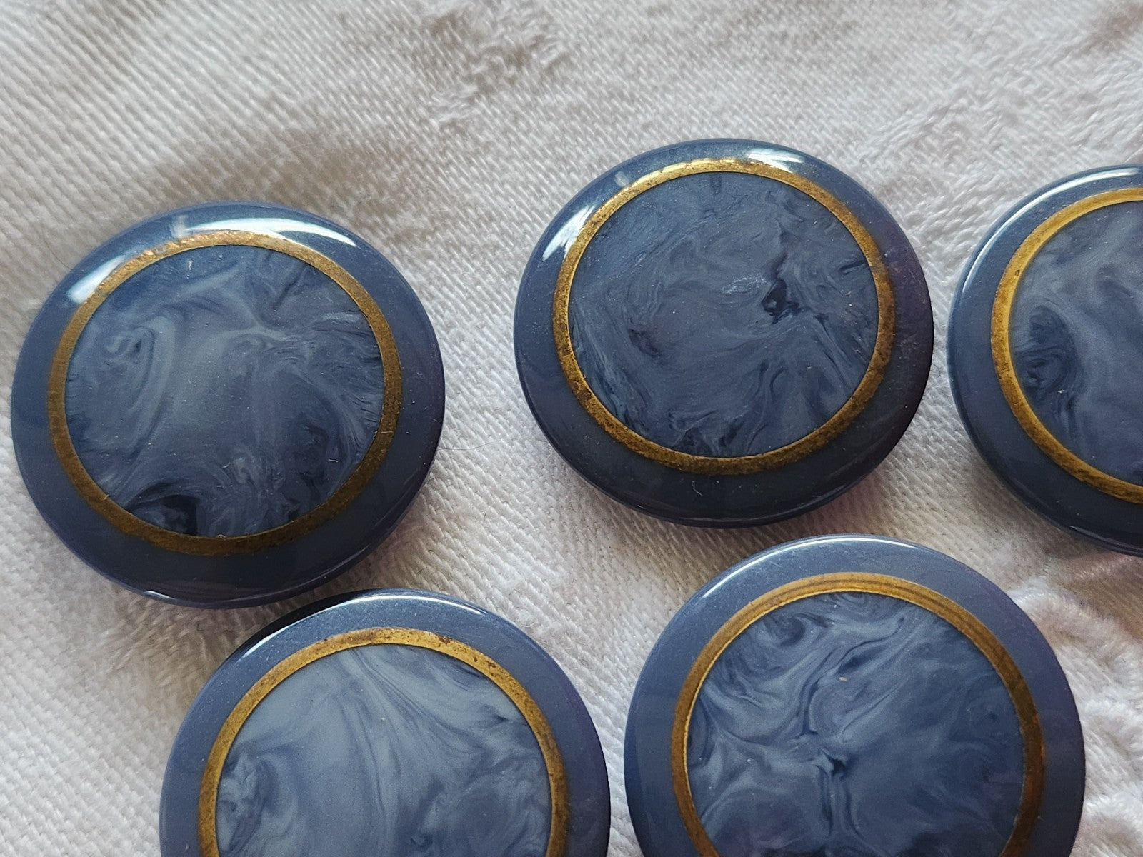 Lot 5 gros boutons vintage bleu jolis pied 2,7 cm ref 2193