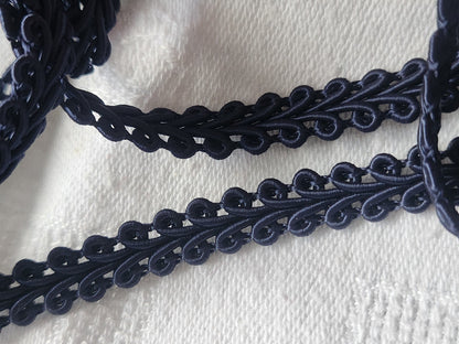 Galon vintage bleu foncé satiné lumineux 3 métres sur 0,8 cm A2
