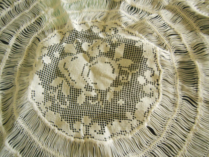 Petite nappe ou surnappe ronde ancienne guéridon franges mains  B6