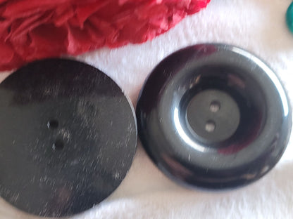 Duo gros boutons vintage noir travaillé à trou épais  diamètre  3,8 cm ref 0068