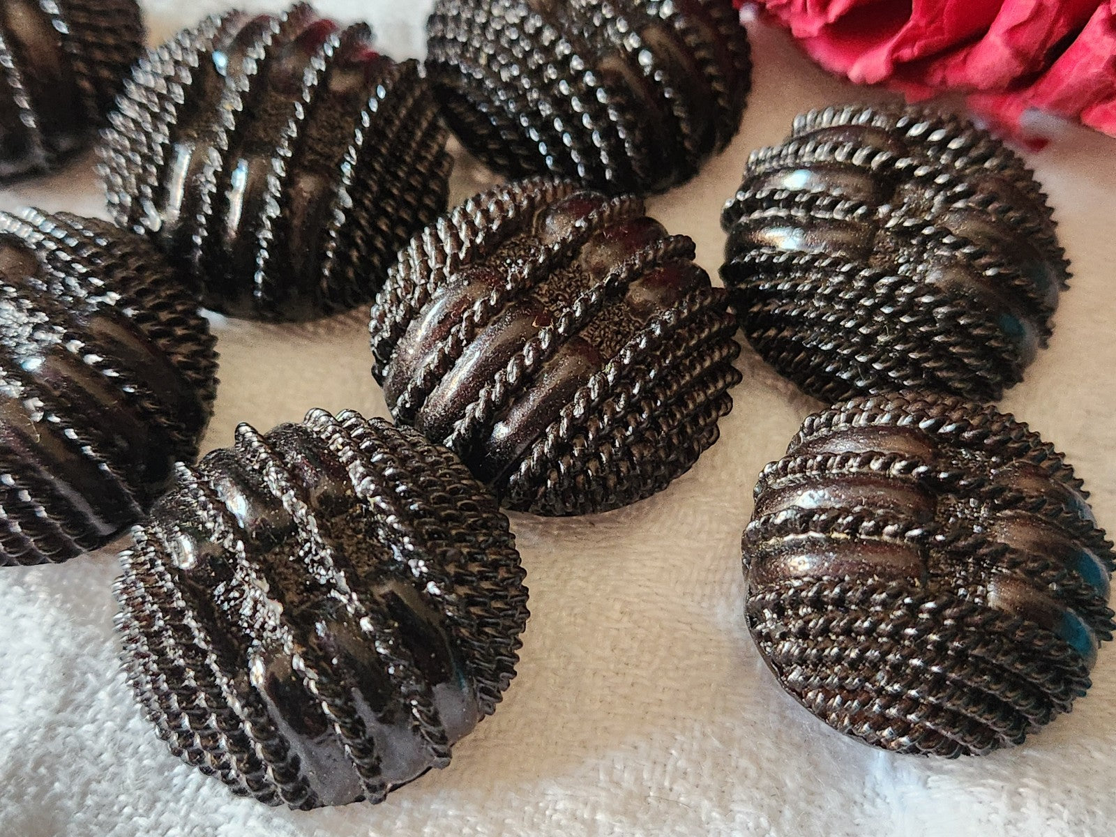 Lot 8 boutons vntage en résine marron 2,1 cm pied ref 2976