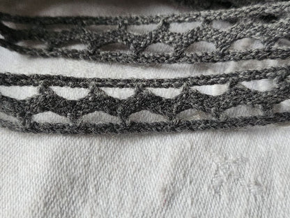 Dentelle / galon vintage gris entre deux 5 métres sur 1,3 cm A2