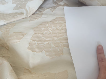 Ancien coupon de tissu damassé beige écru relief 205 cm sur 61 cm B5