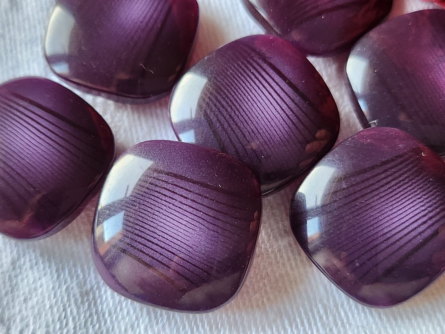 Lot 8 boutons vintage violet  carré camaieu  pied 2  cm ref 5927