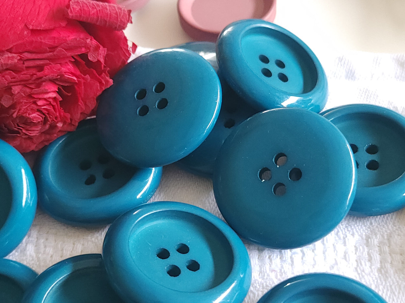 Lot 6  gros boutons vintage bleu paon à trous 2,6  cm ref 526
