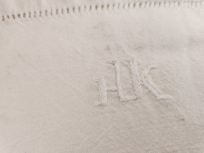 Ancien drap petit monogramme HK jour tiré B5