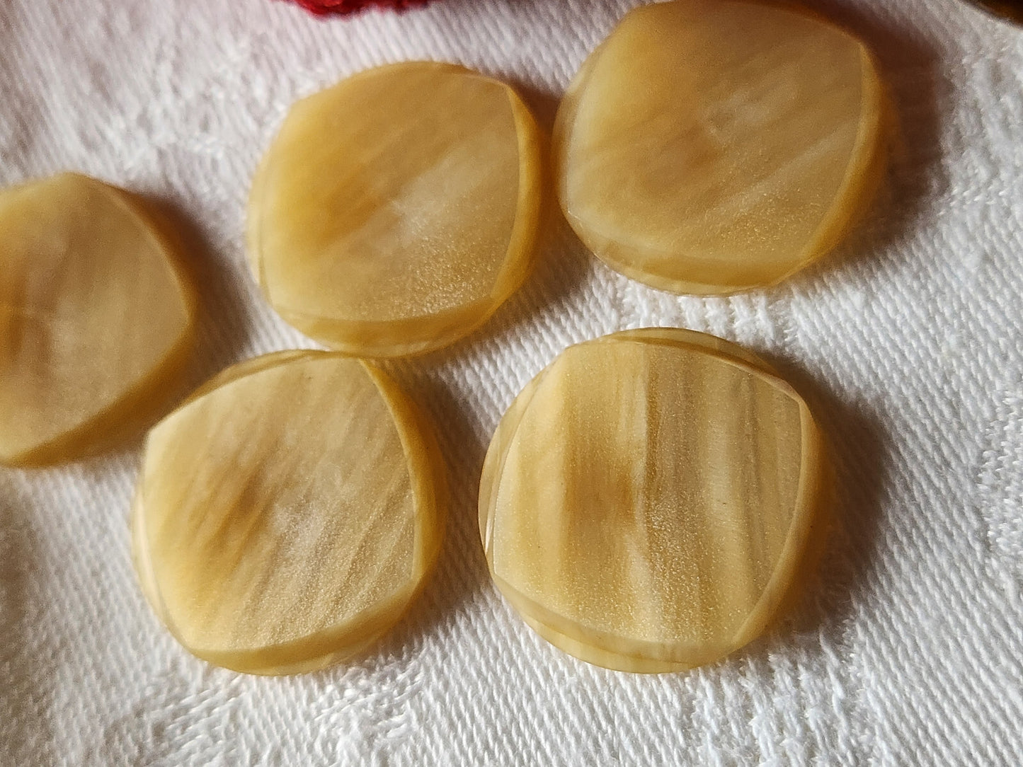 Lot 5 boutons vintage beige hyper fin à pied 2,3 cm ref 3146