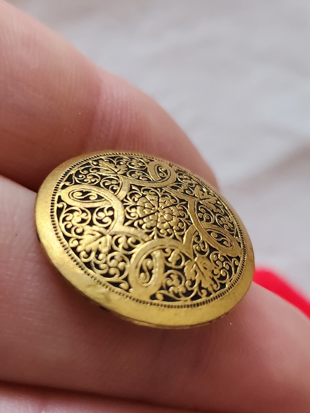 Collection  bouton ancien en métal doré motif 2,3 cm ou 23 mm pied G18D