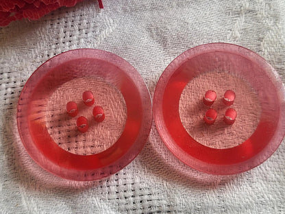 Duo gros boutons vintage rouge rosé transparent à trous 3,4 cm ref 5315
