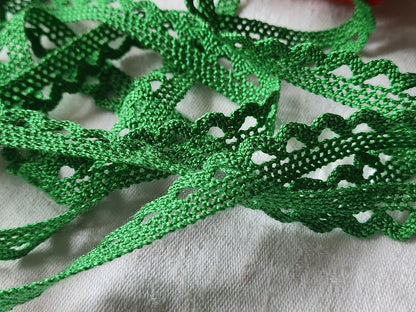 Dentelle vintage rouge vert coton 3 métres sur 1,2 cm A3