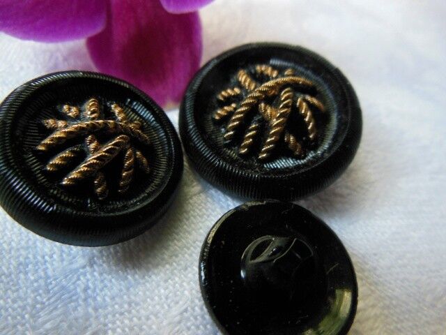 Trio boutons anciens en verre Noir doré vintage diamètre différent D2P